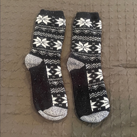 3 Pack of Cozy, fuzzy socks - Picture 3 of 7